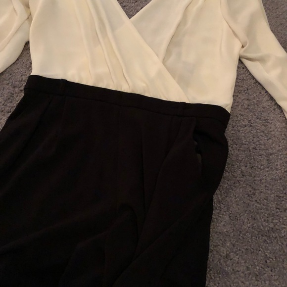 Open back romper with pockets - Picture 2 of 3